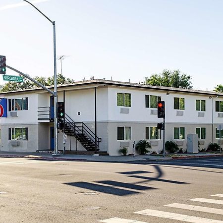 Motel 6-Modesto, Ca - Downtown Экстерьер фото