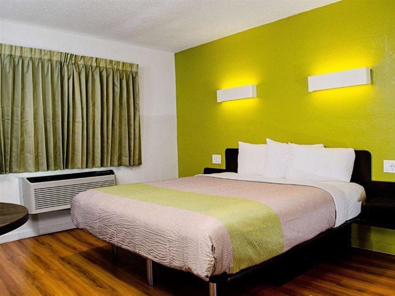 Motel 6-Modesto, Ca - Downtown Экстерьер фото