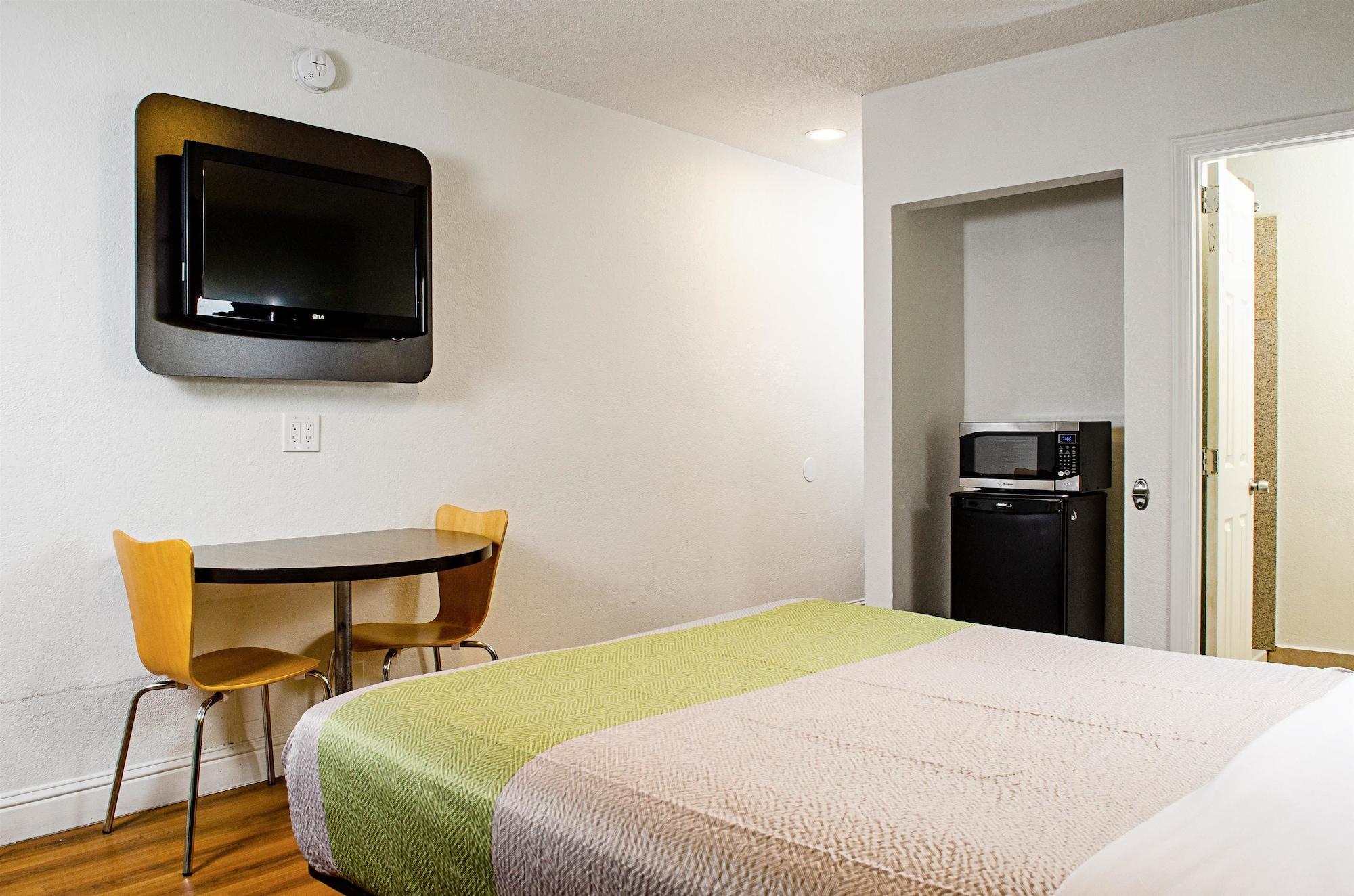 Motel 6-Modesto, Ca - Downtown Экстерьер фото