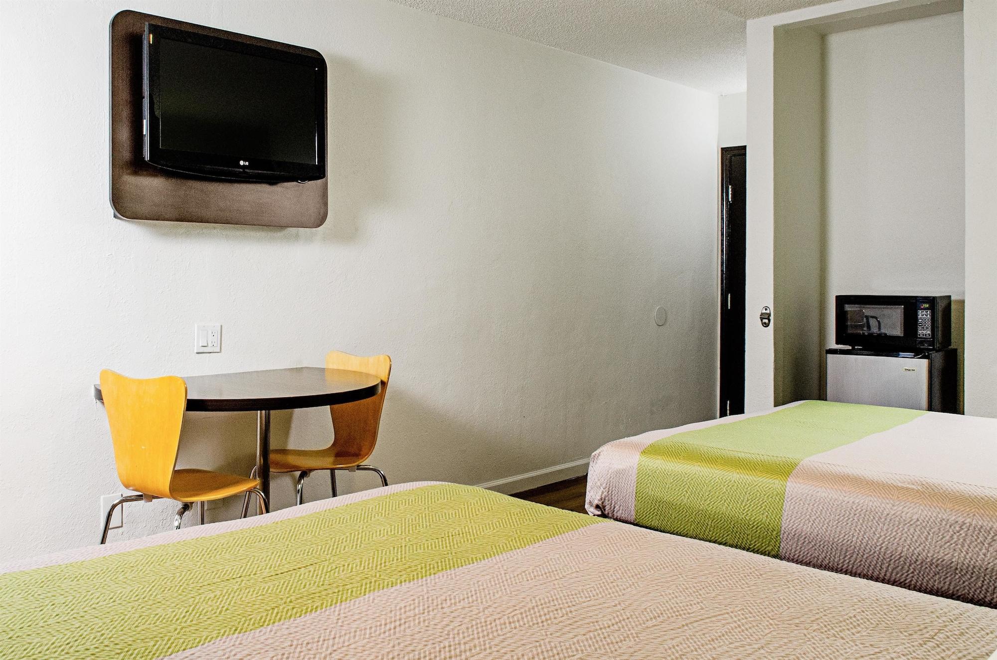 Motel 6-Modesto, Ca - Downtown Экстерьер фото
