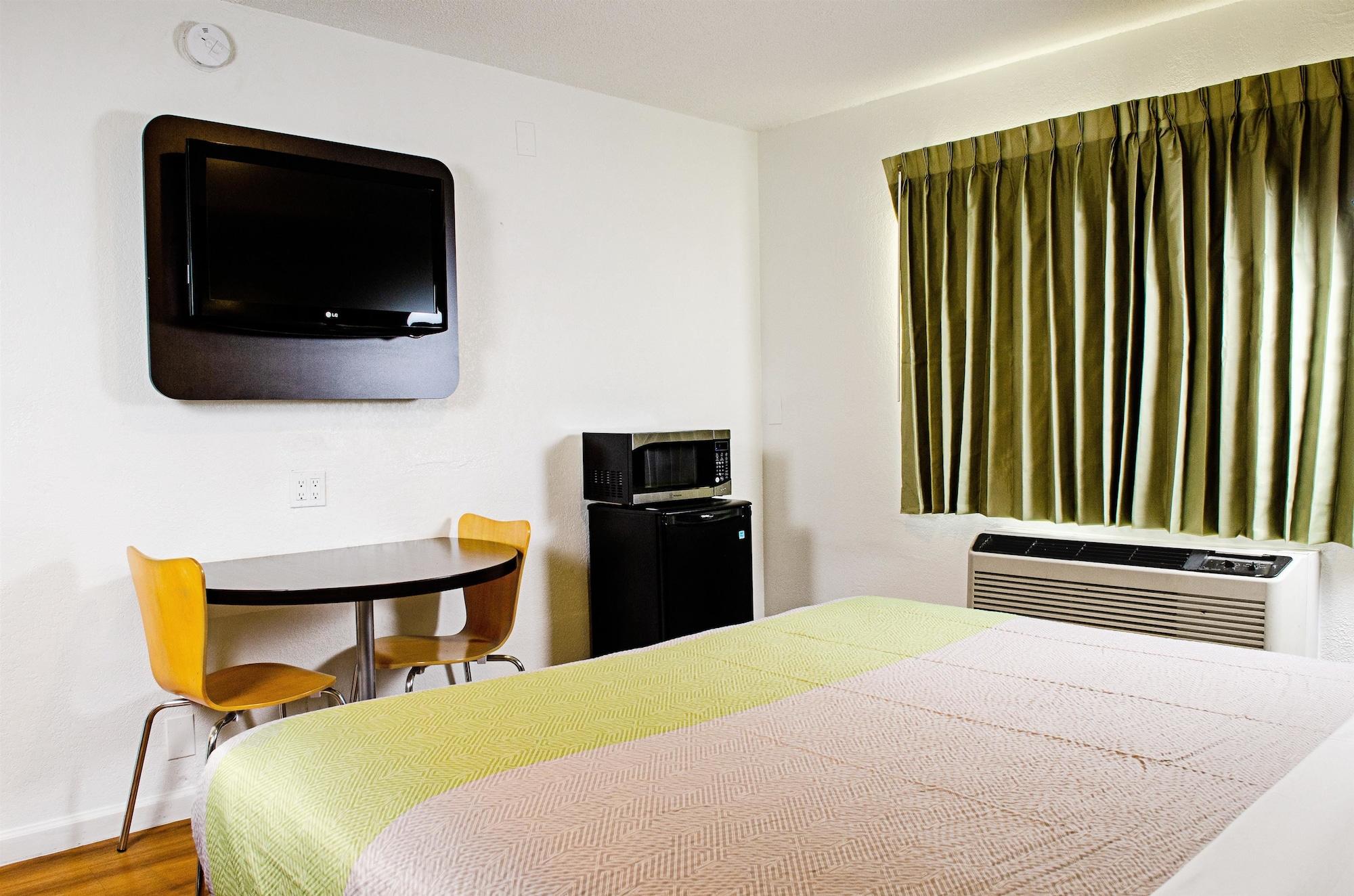 Motel 6-Modesto, Ca - Downtown Экстерьер фото