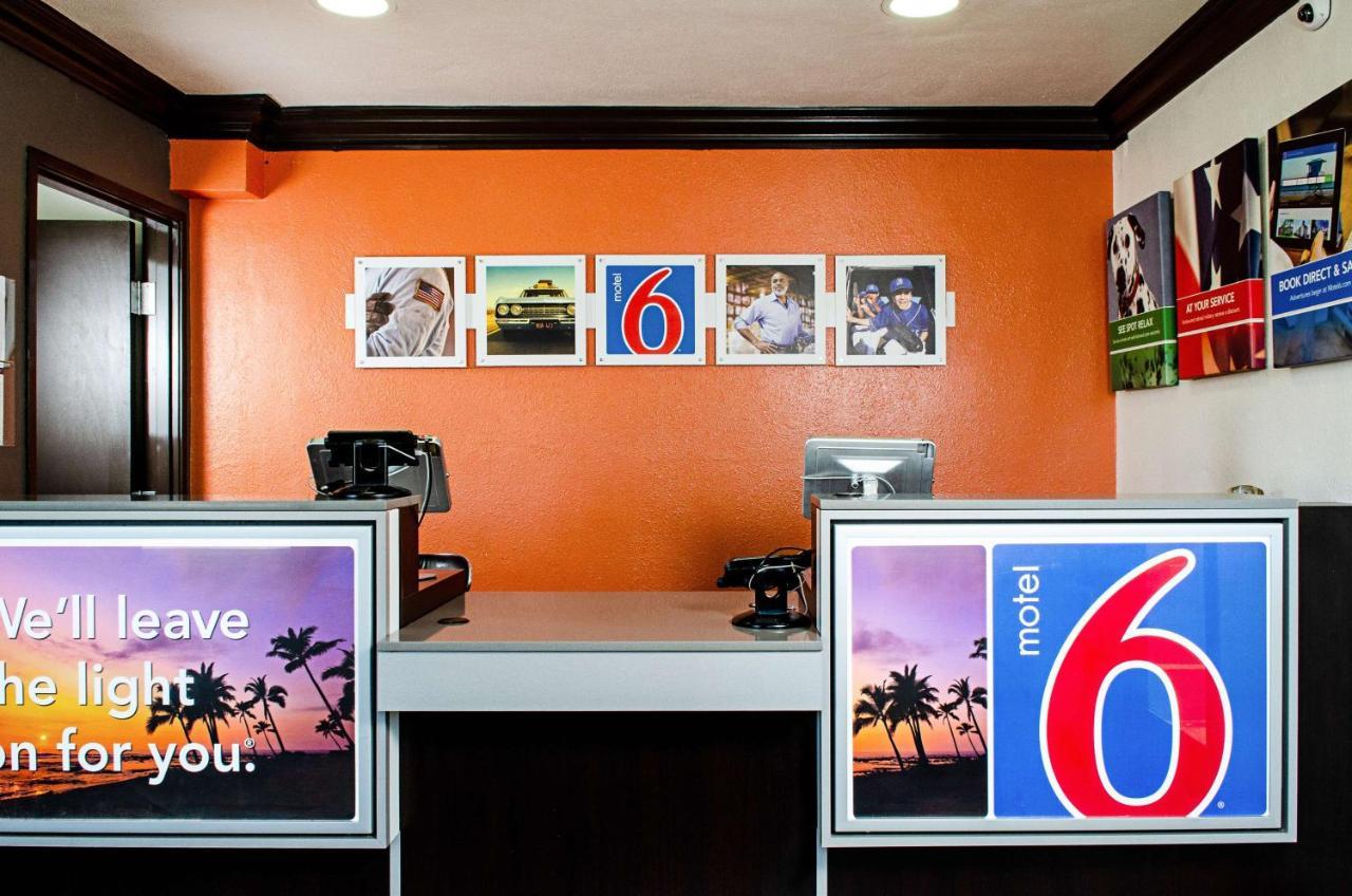 Motel 6-Modesto, Ca - Downtown Экстерьер фото