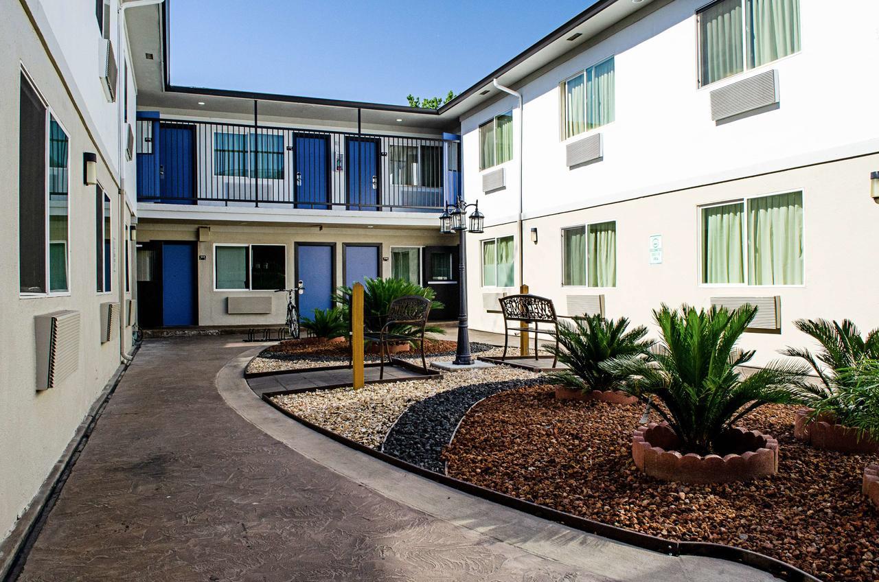 Motel 6-Modesto, Ca - Downtown Экстерьер фото