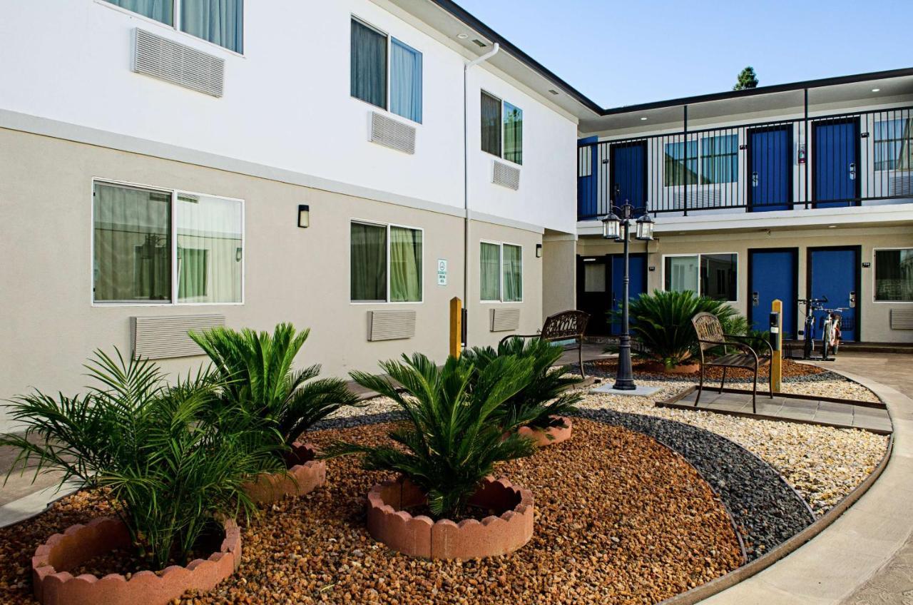 Motel 6-Modesto, Ca - Downtown Экстерьер фото