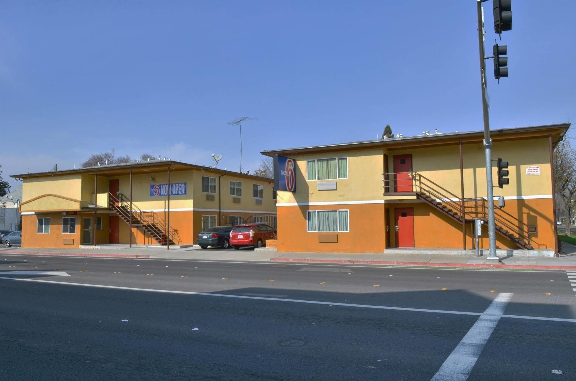 Motel 6-Modesto, Ca - Downtown Экстерьер фото
