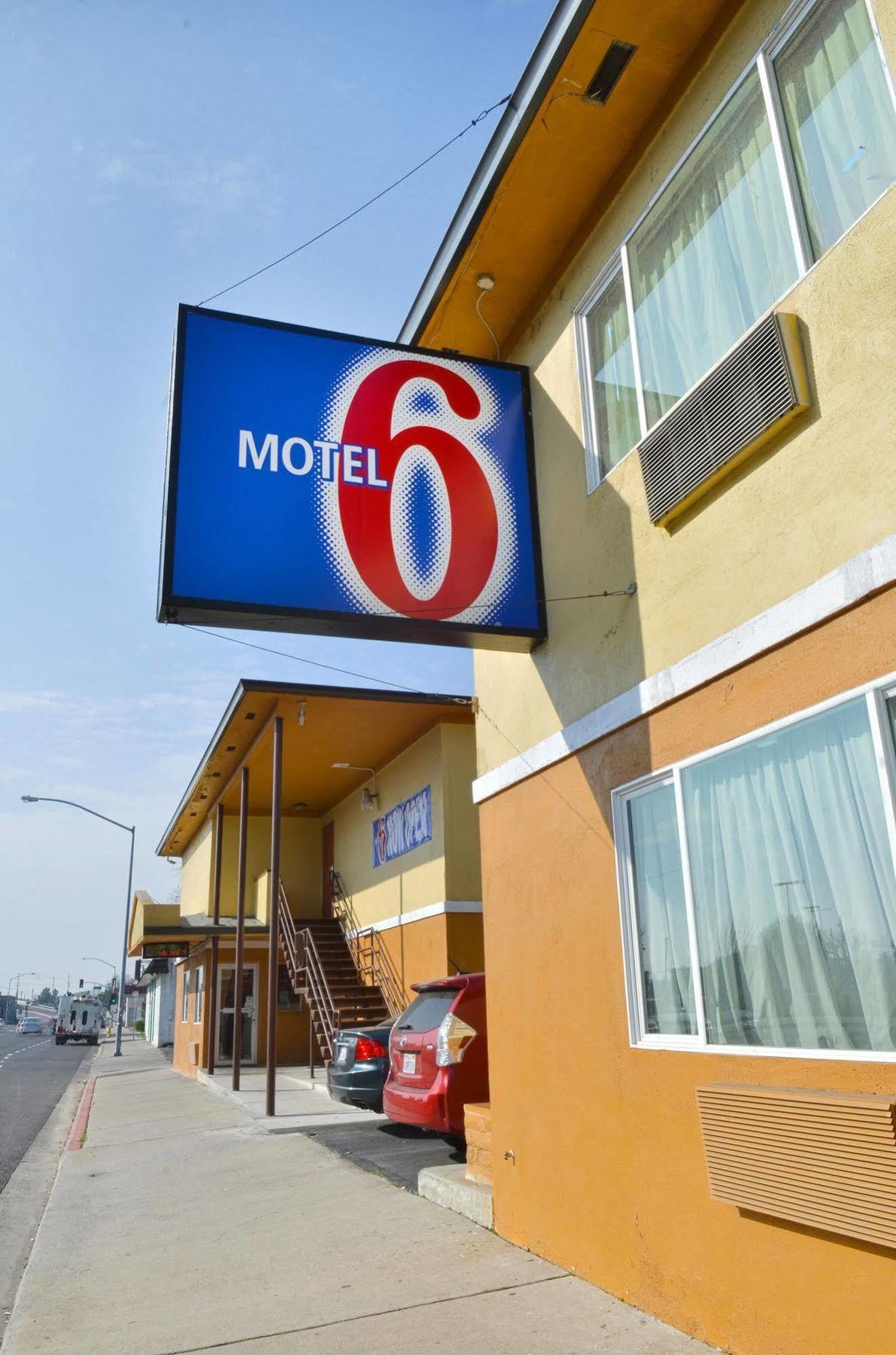 Motel 6-Modesto, Ca - Downtown Экстерьер фото