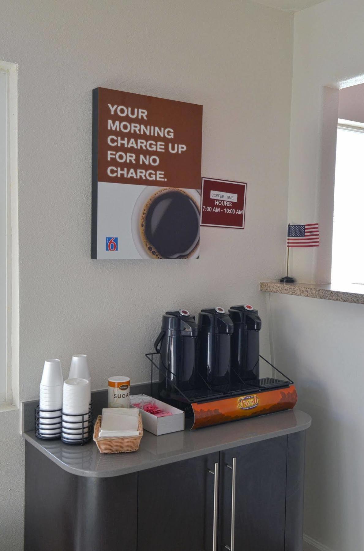 Motel 6-Modesto, Ca - Downtown Экстерьер фото